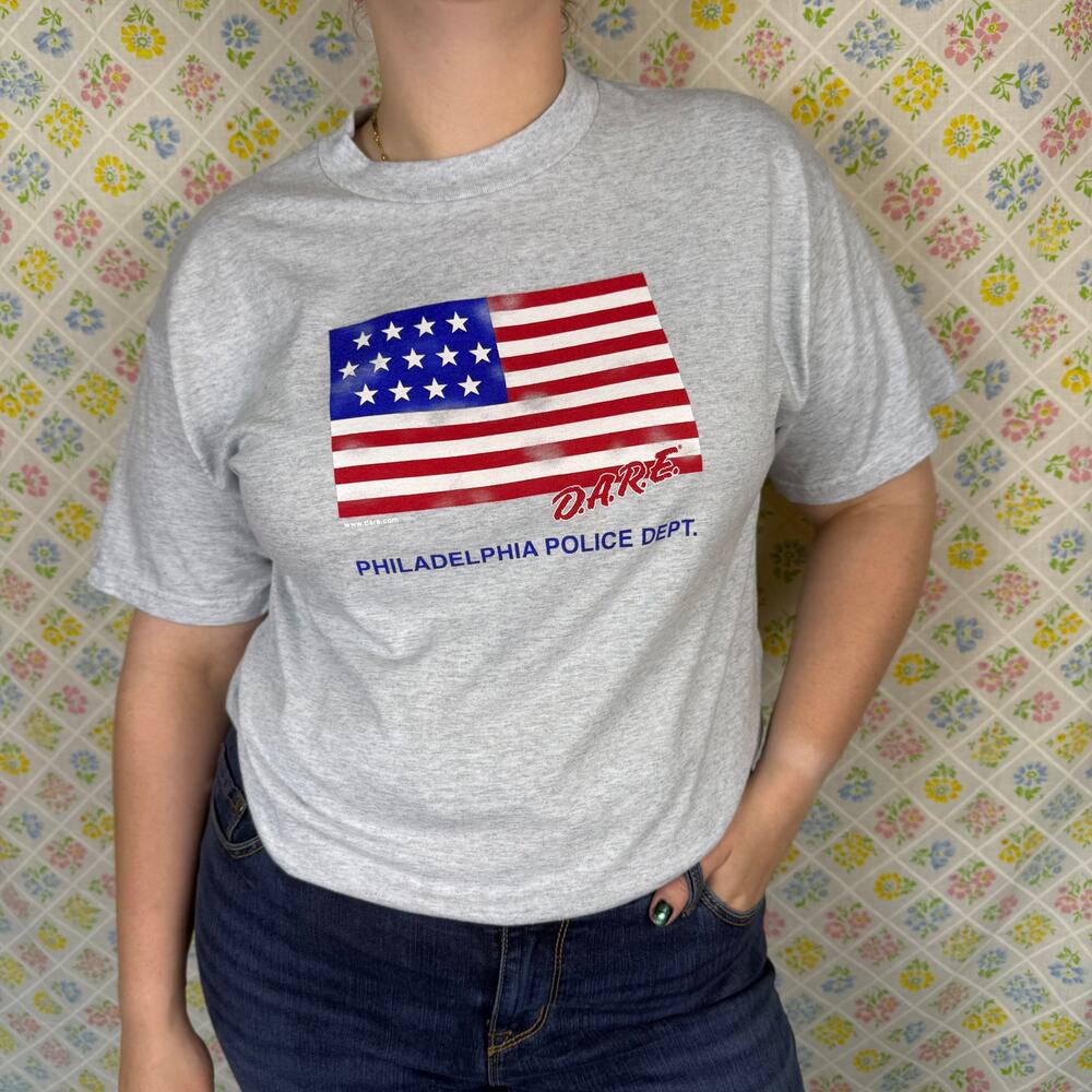 FRUIT OF THE LOOM DARE PHILADELPHIA POLICE TEE SIZE L
